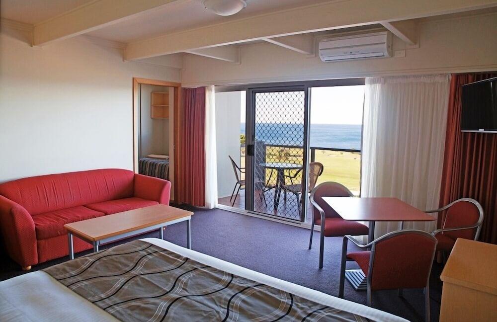 Amooran Oceanside Apartments And Motel Narooma Exterior photo